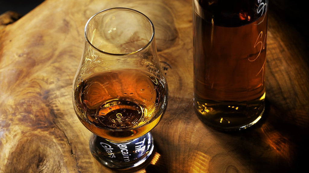 Comment déguster votre whisky ? Quelques étapes simples pour l'apprécier. - Blind-Taste-Whisky